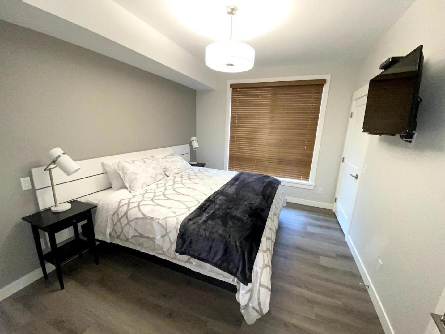 Luxury Unit In The Heart Of Канмор Экстерьер фото